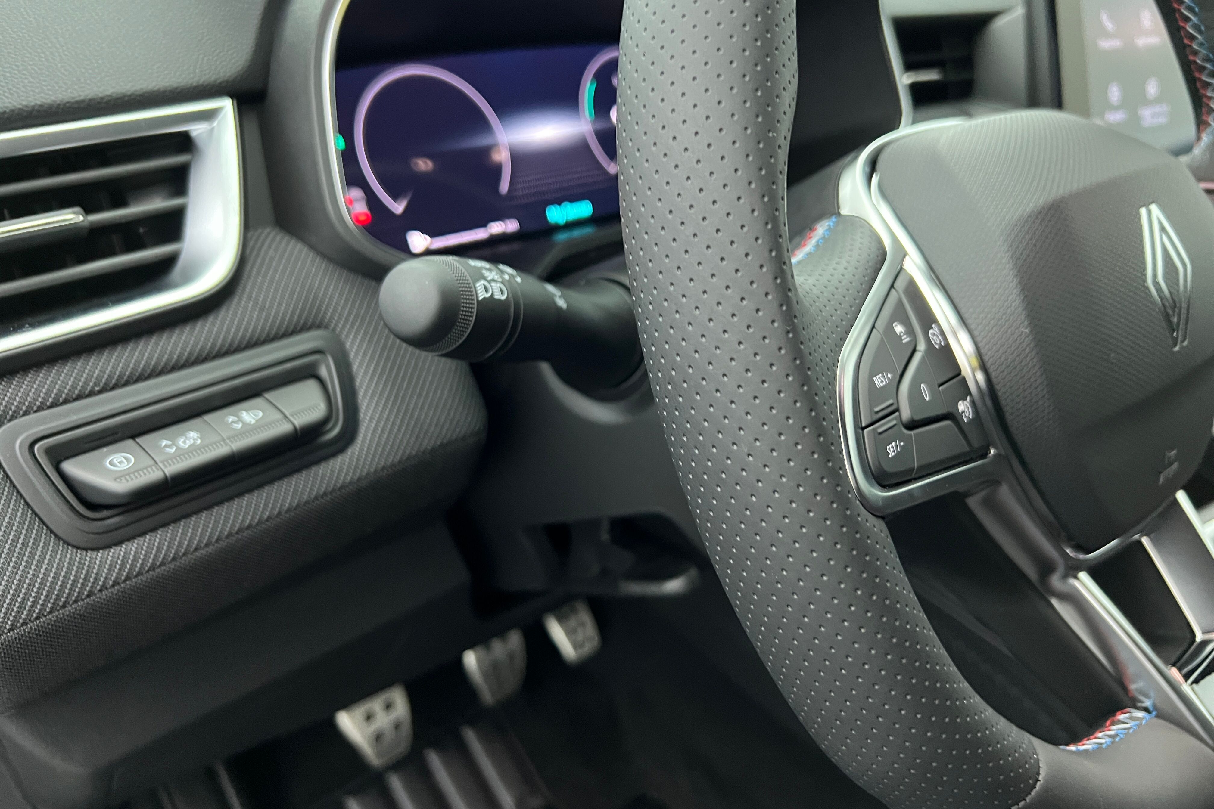 RENAULT Clio Citadine Essence — photo 16