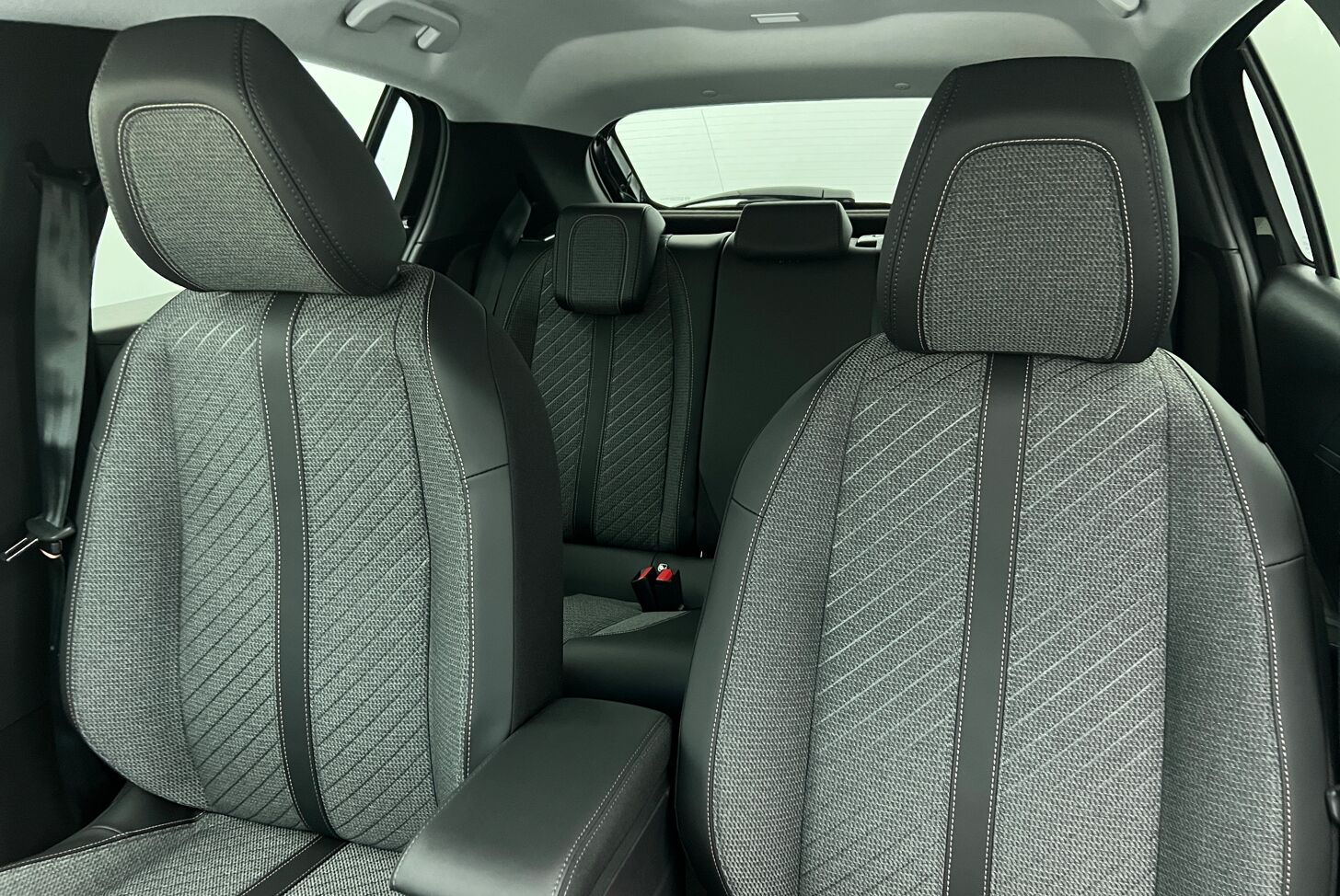 PEUGEOT 208 Berline Hybride Essence