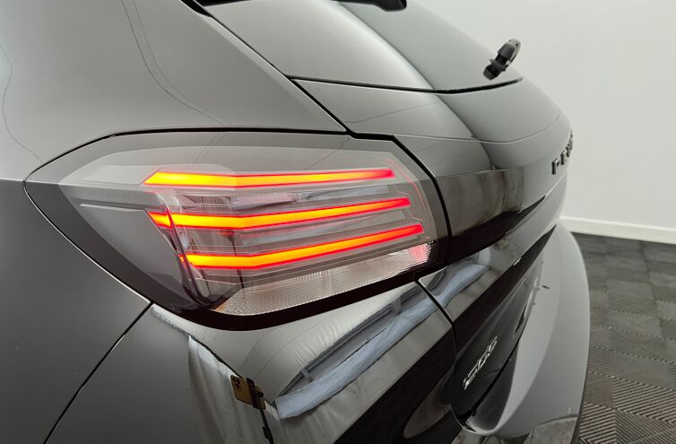 PEUGEOT 208 Berline Hybride Essence