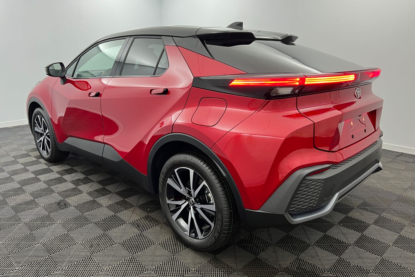 TOYOTA C-HR SUV Hybride rechargeable Essence