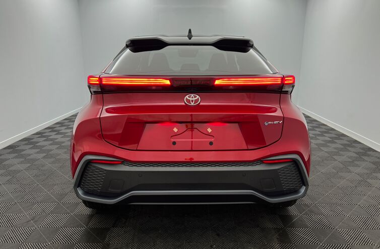 TOYOTA C-HR SUV Hybride rechargeable Essence