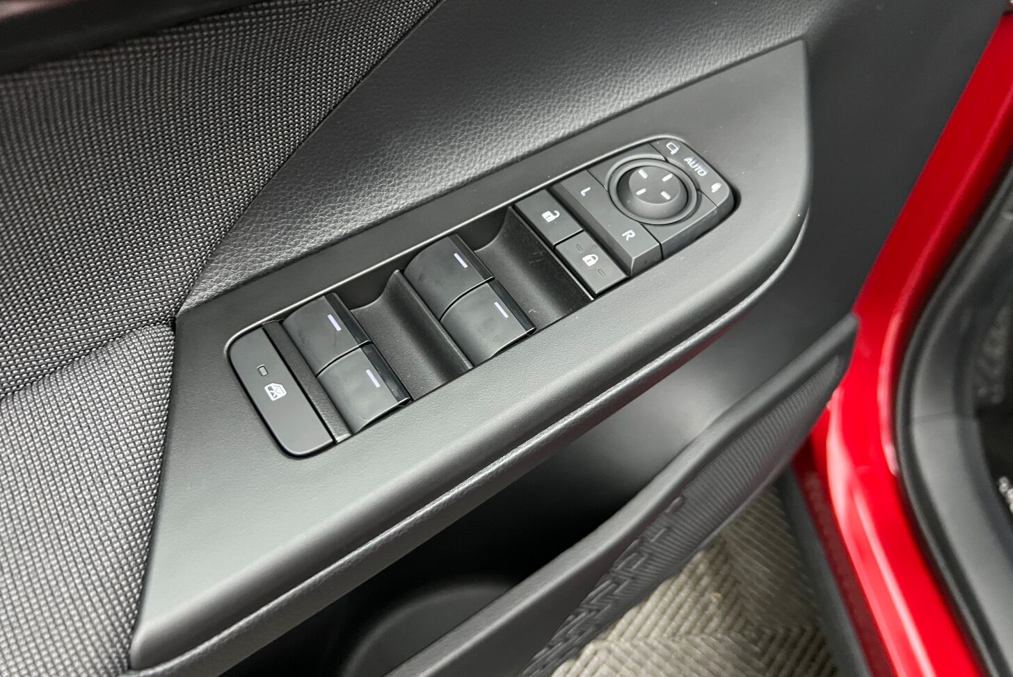 TOYOTA C-HR SUV Hybride rechargeable Essence