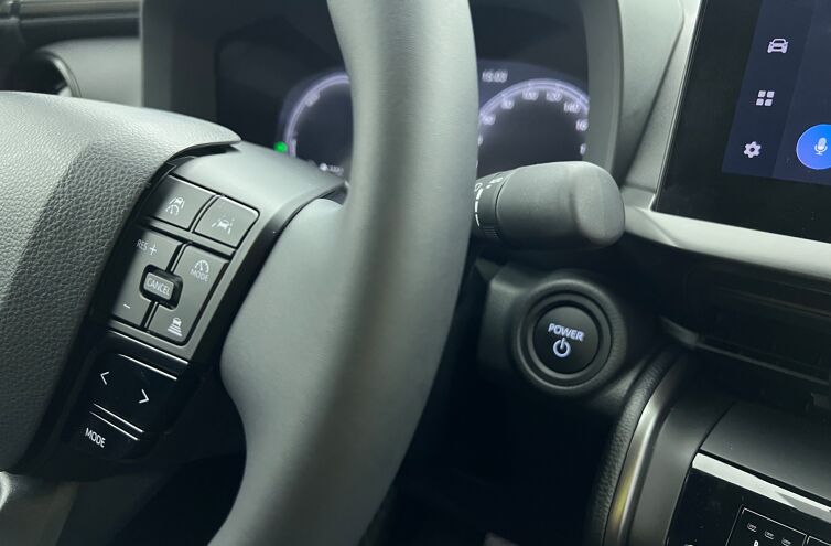 TOYOTA C-HR SUV Hybride rechargeable Essence