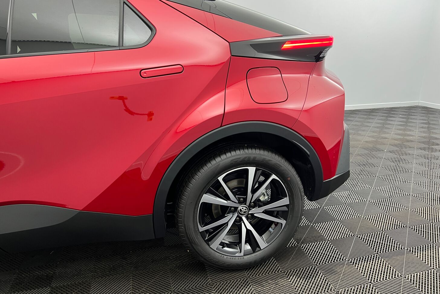 TOYOTA C-HR SUV Hybride rechargeable Essence