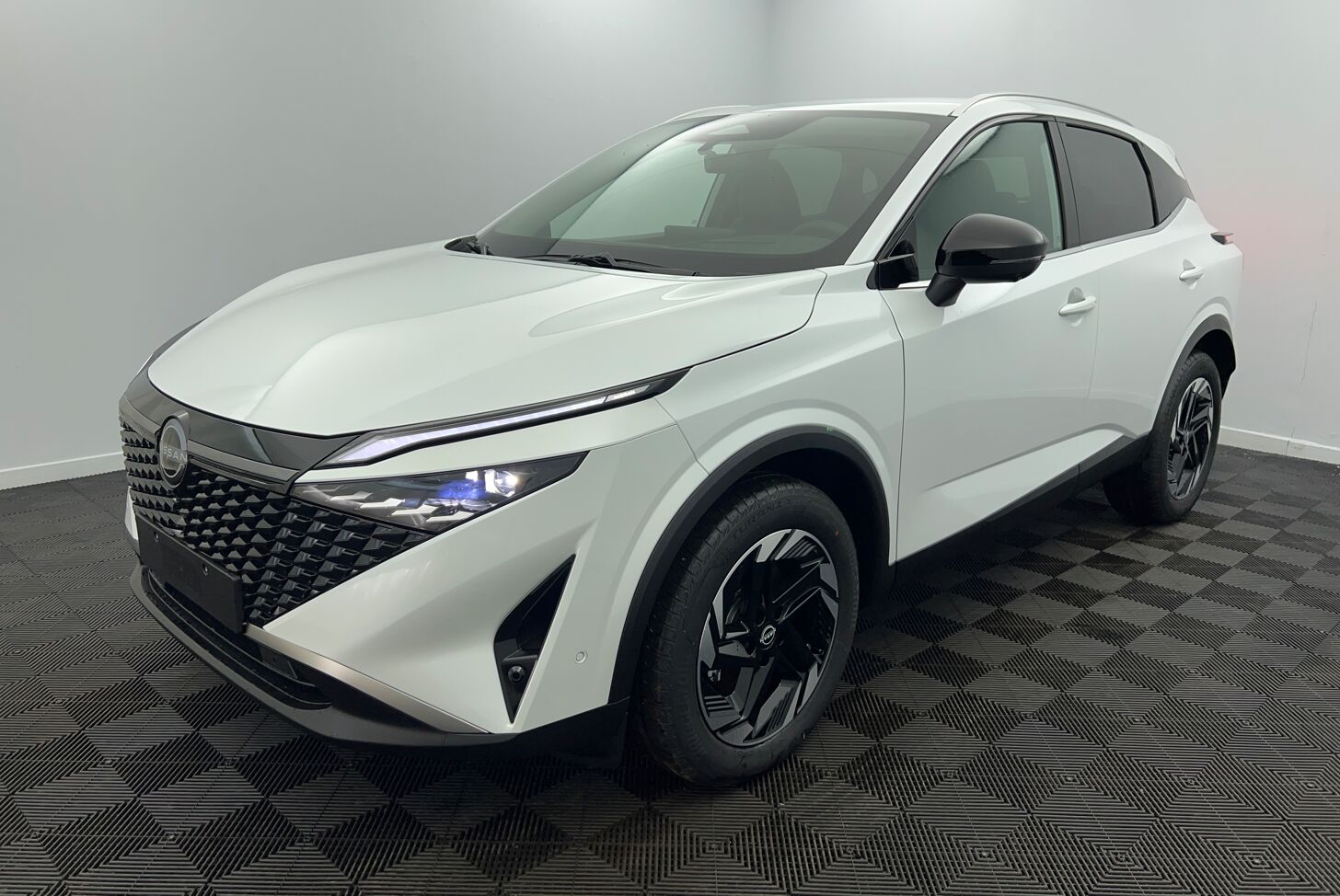 NISSAN Qashqai SUV Hybride Essence