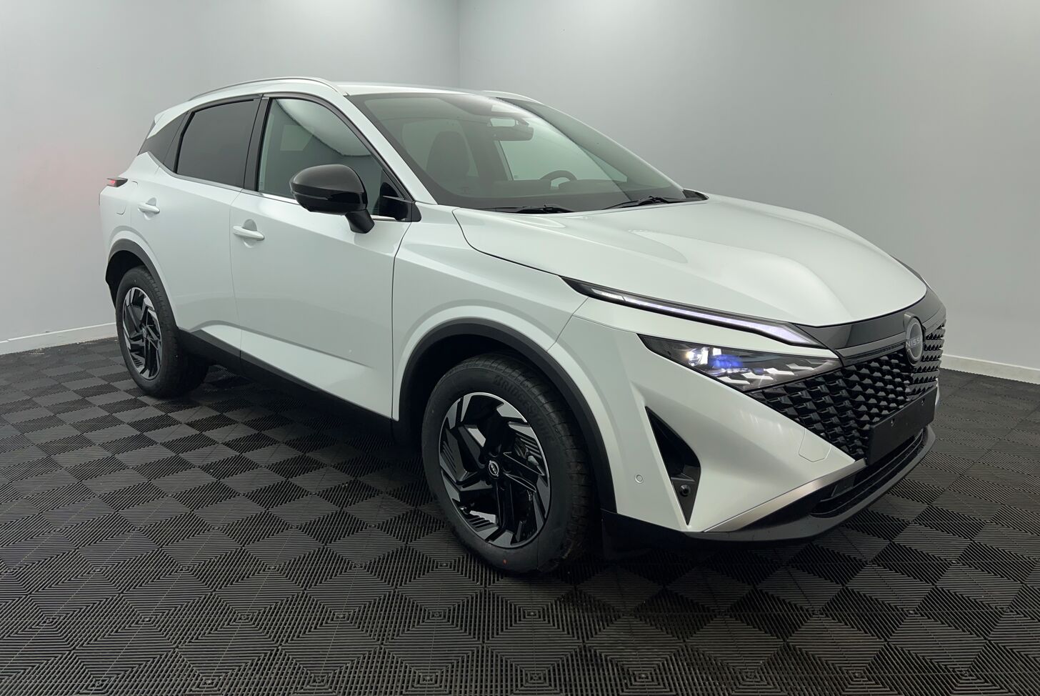 NISSAN Qashqai SUV Hybride Essence