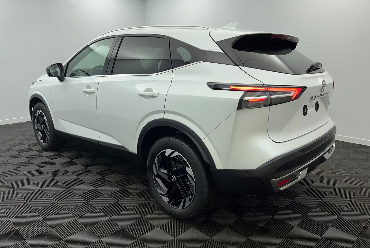 NISSAN Qashqai SUV Hybride Essence