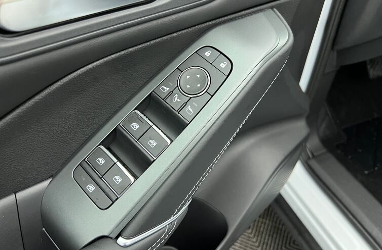 NISSAN Qashqai SUV Hybride Essence