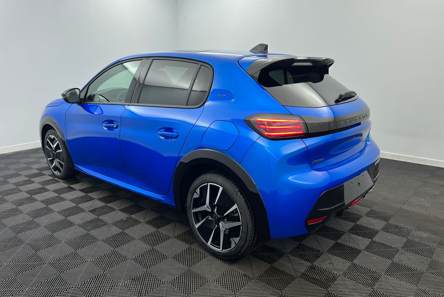 PEUGEOT 208 Berline Hybride Essence