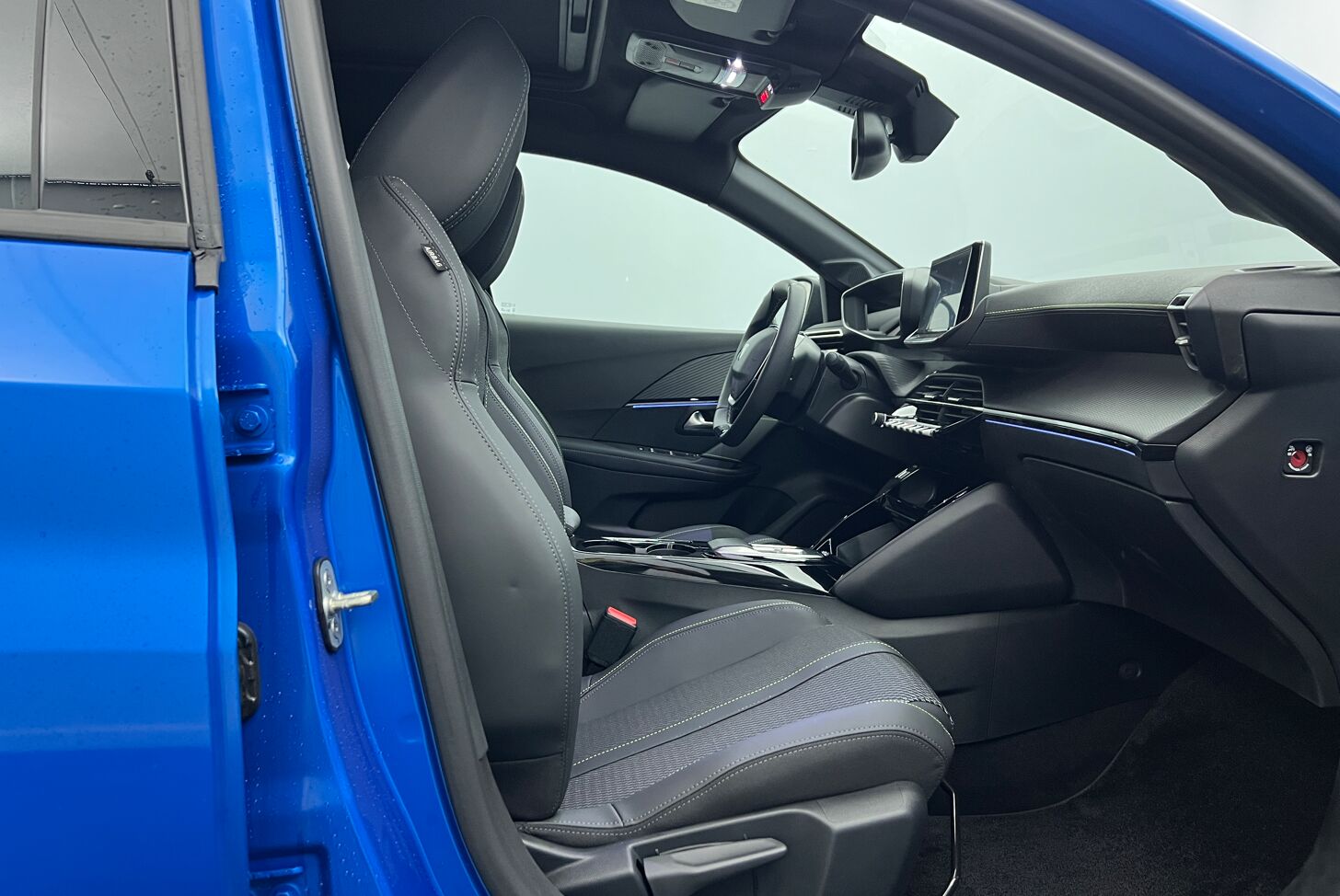 PEUGEOT 208 Berline Hybride Essence