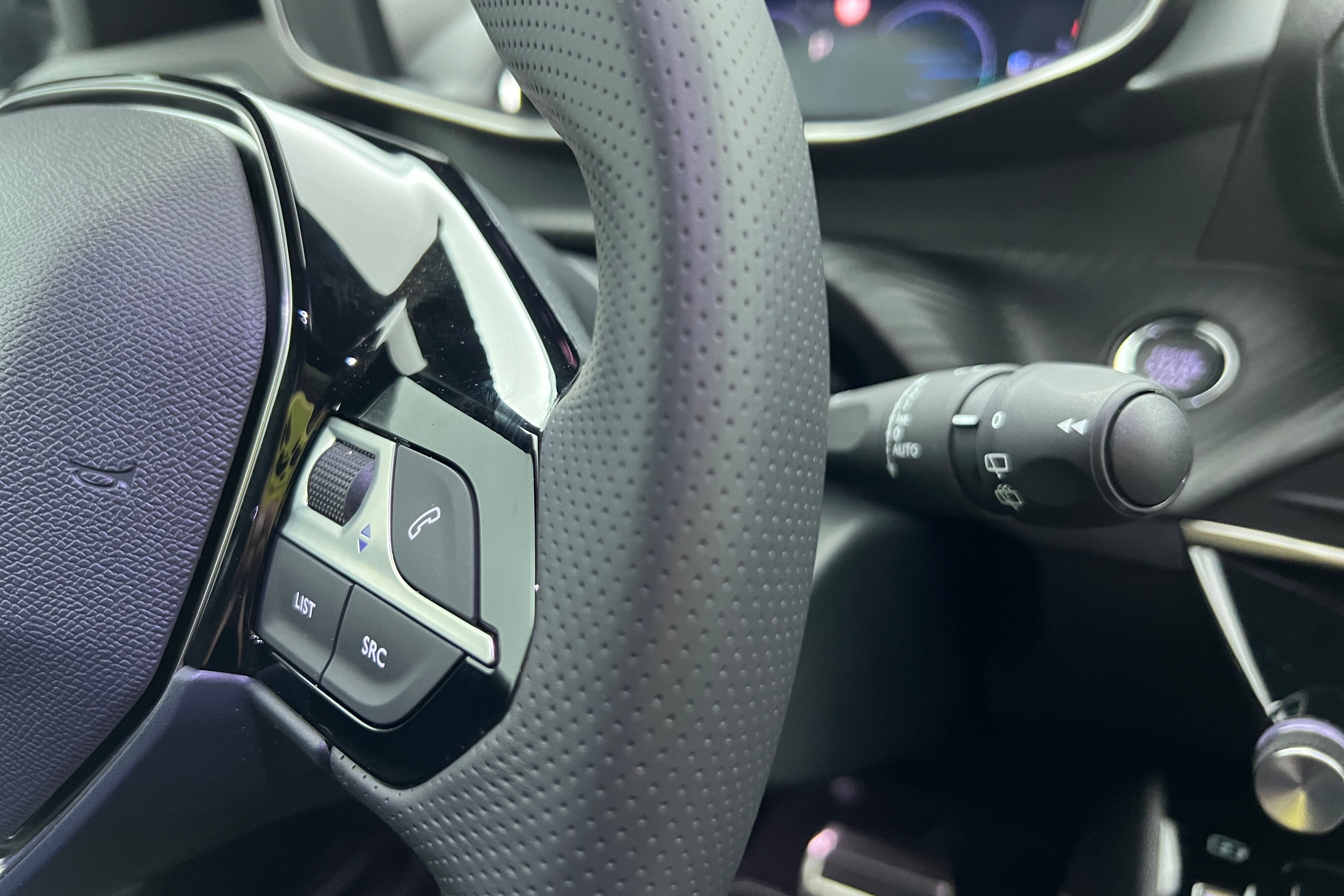 PEUGEOT 208 Berline Hybride — photo 17
