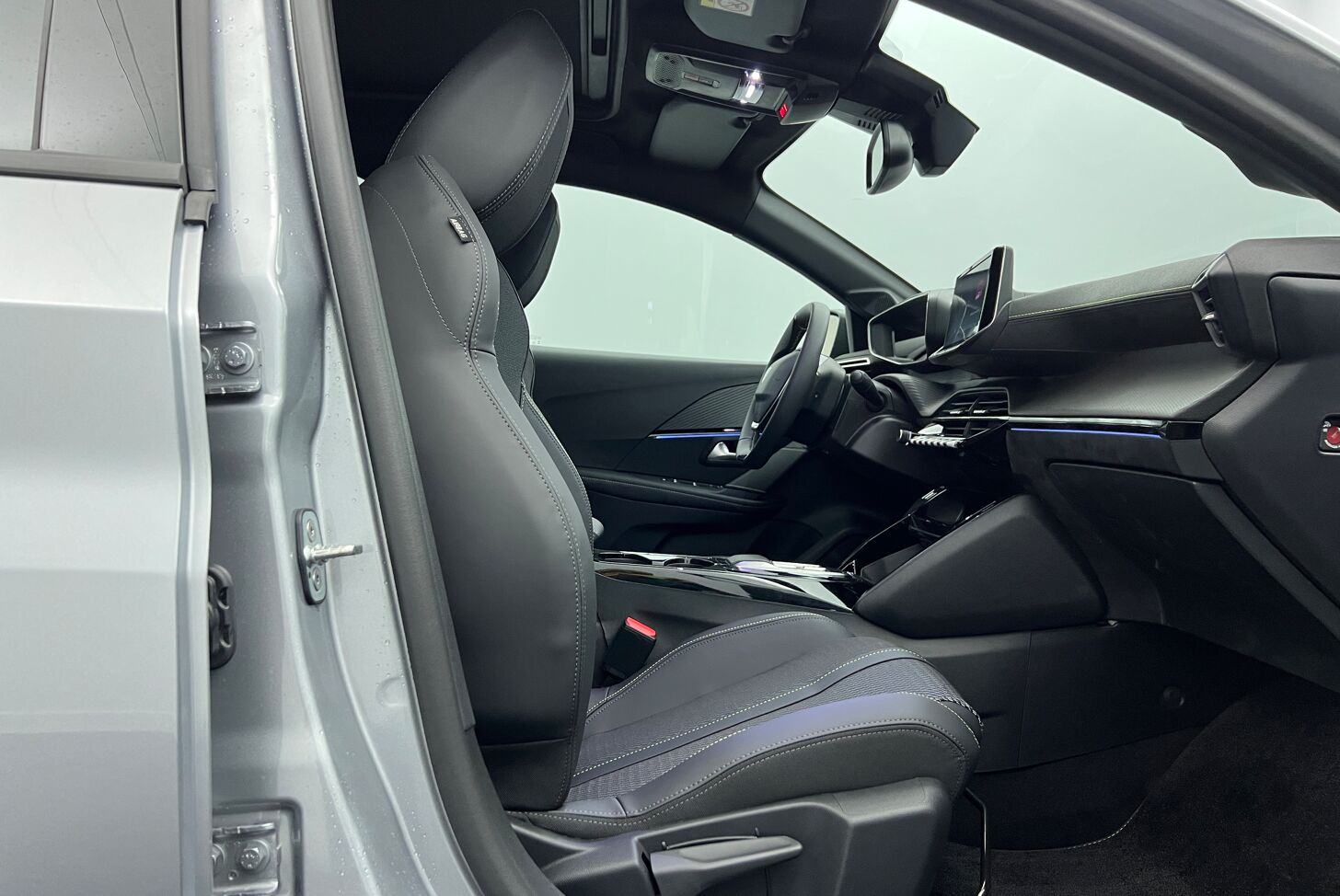 PEUGEOT 208 Berline Hybride Essence