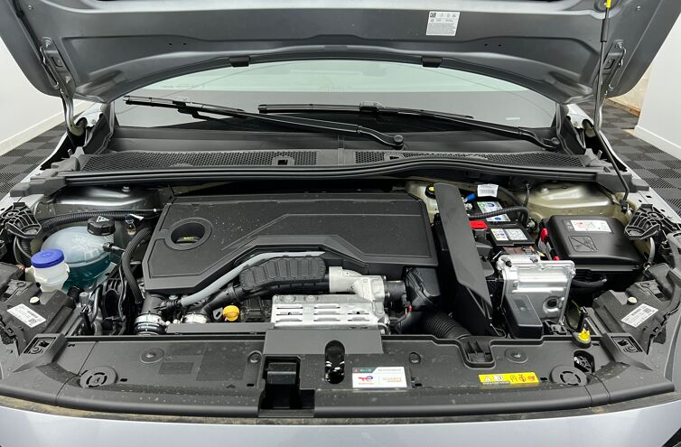 PEUGEOT 208 Berline Hybride Essence