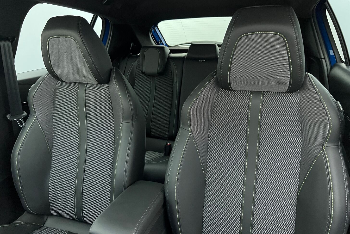 PEUGEOT 208 Berline Hybride Essence