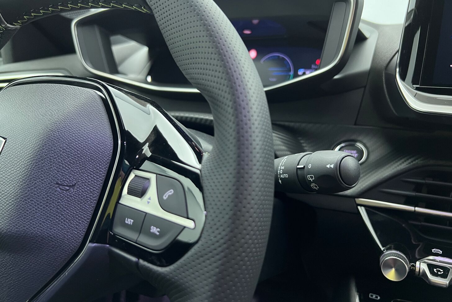 PEUGEOT 208 Berline Hybride Essence