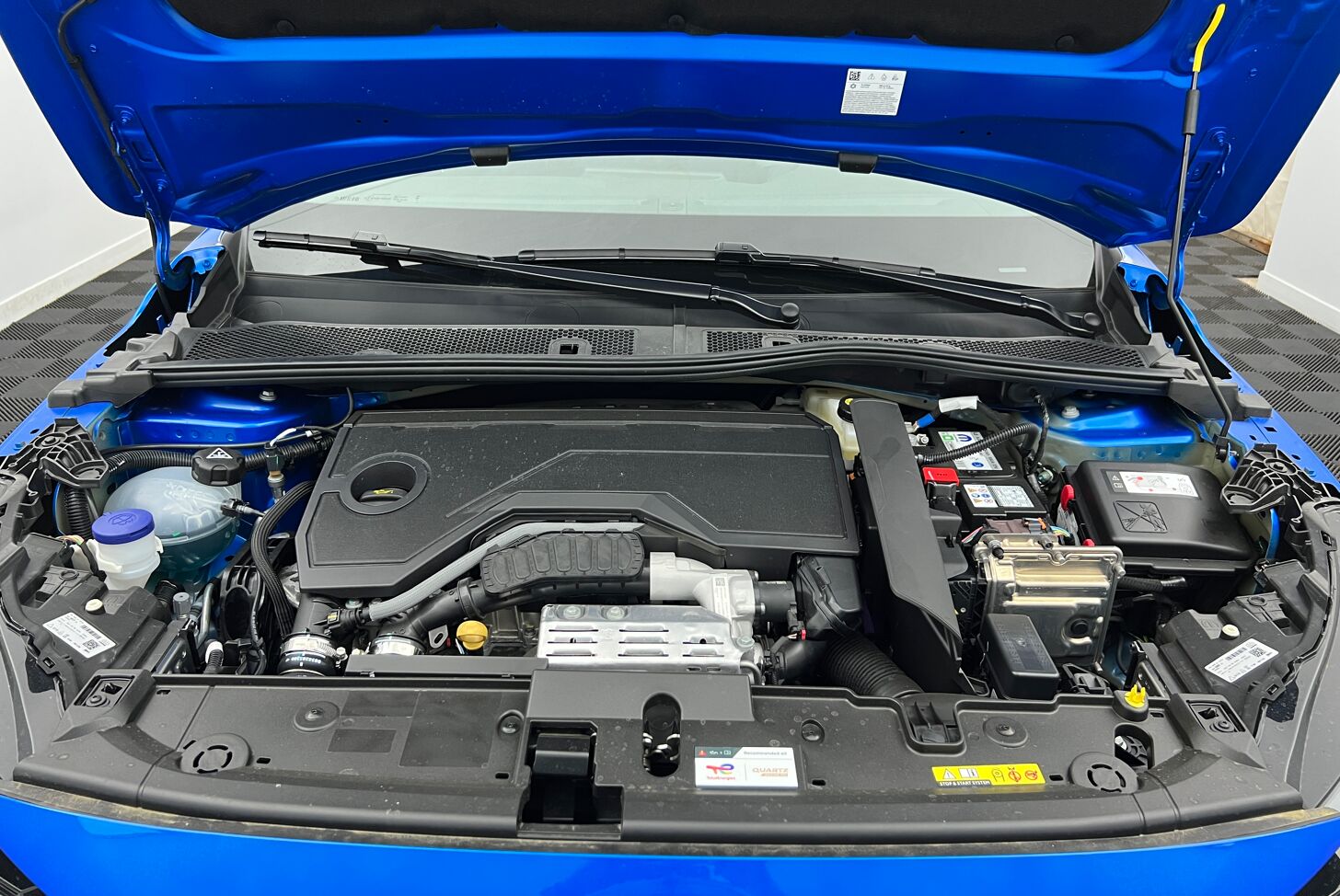 PEUGEOT 208 Berline Hybride Essence