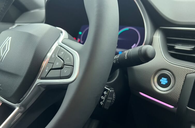 RENAULT Arkana SUV Hybride Essence