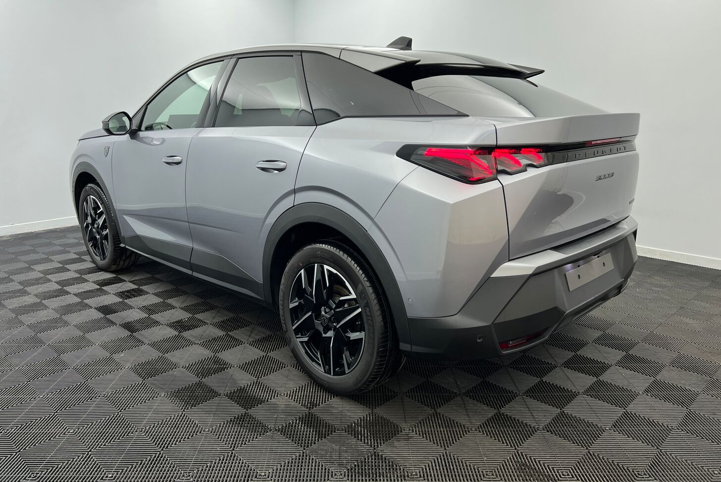 PEUGEOT 3008 SUV Hybride Essence