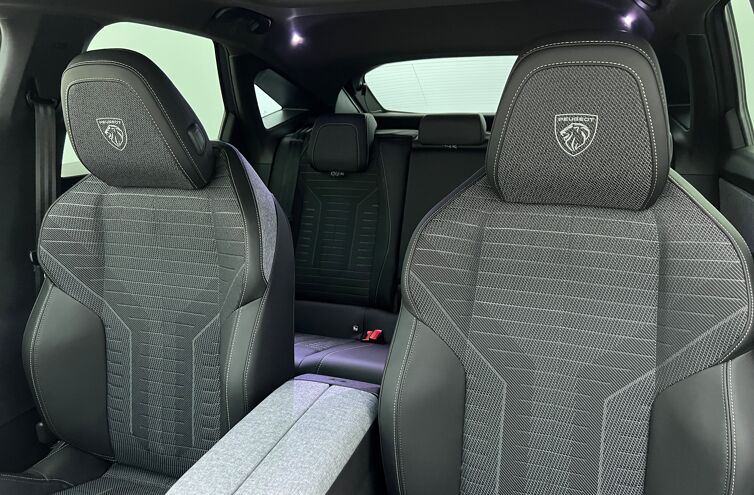 PEUGEOT 3008 SUV Hybride Essence