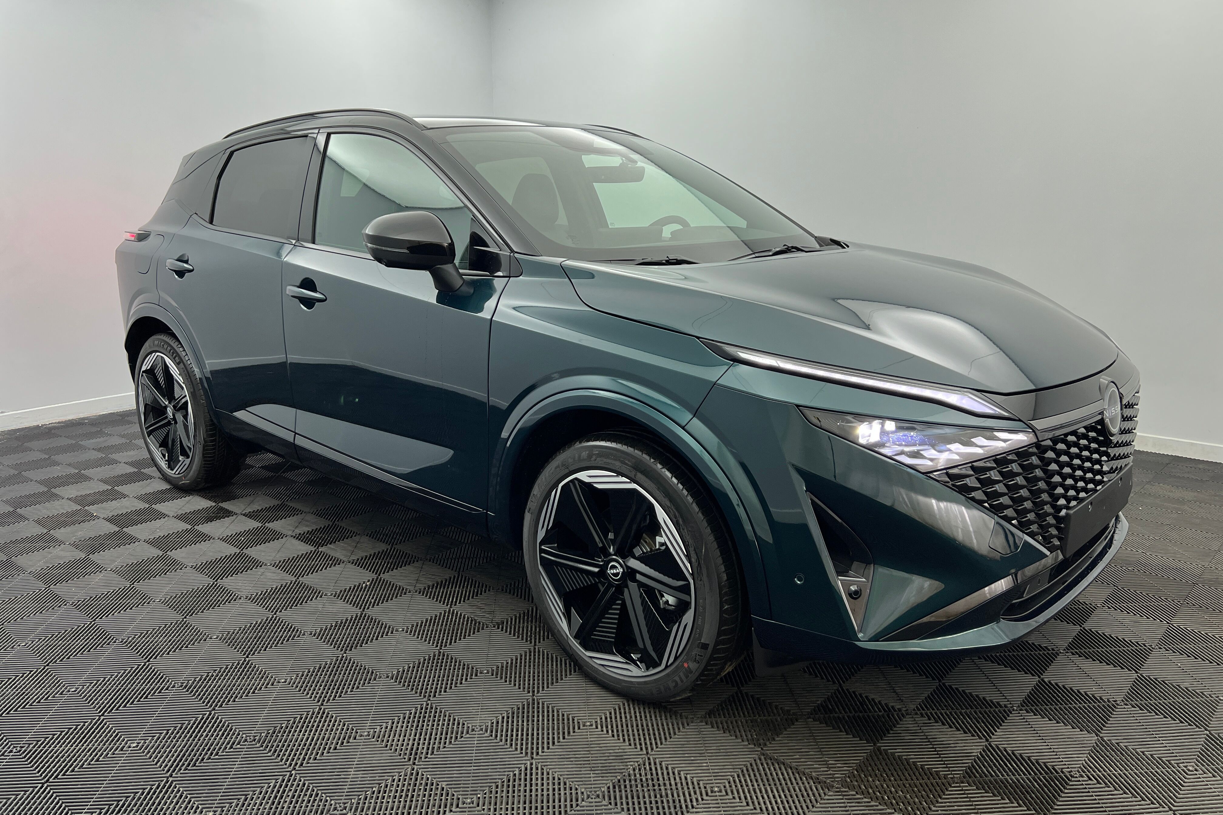 NISSAN Qashqai SUV Hybride — photo 3
