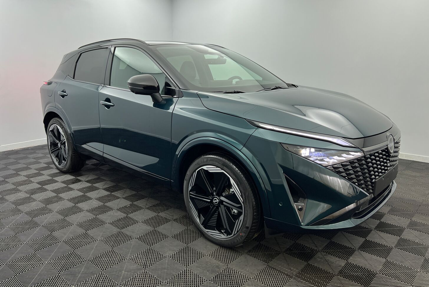 NISSAN Qashqai SUV Hybride Essence