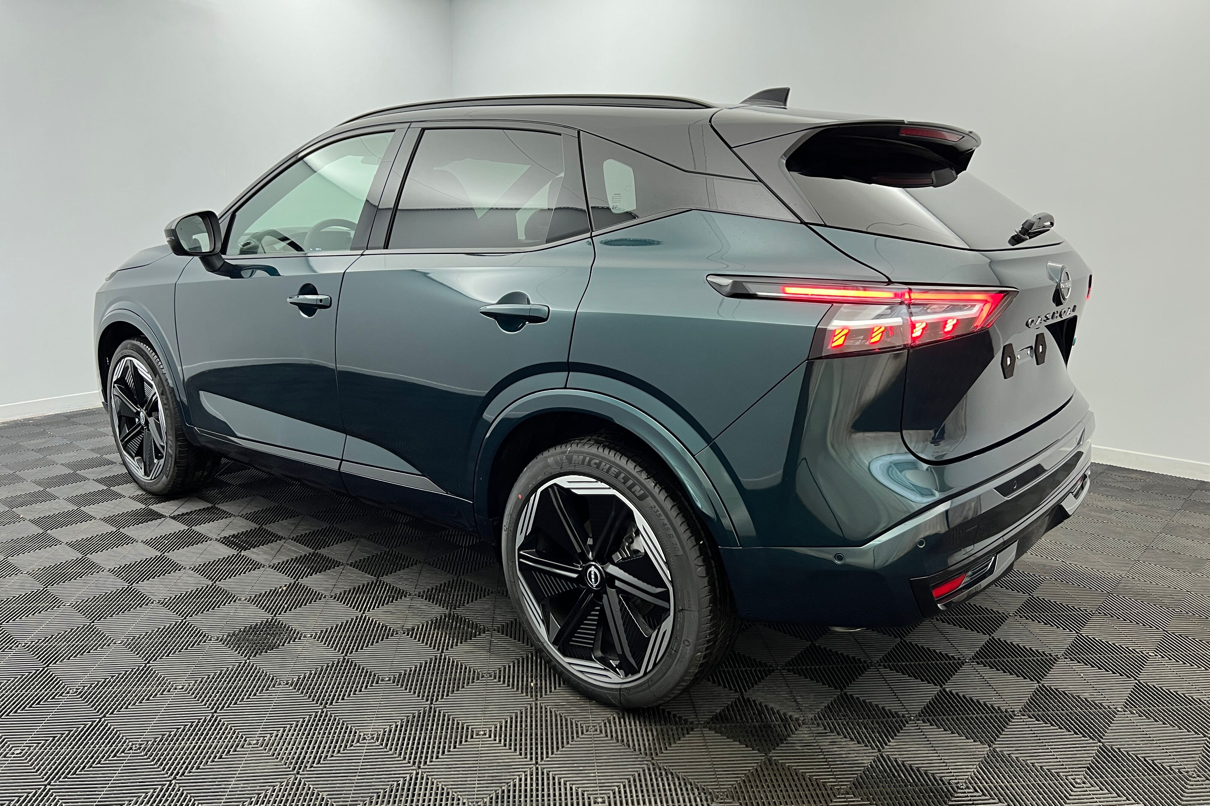NISSAN Qashqai SUV Hybride — photo 4