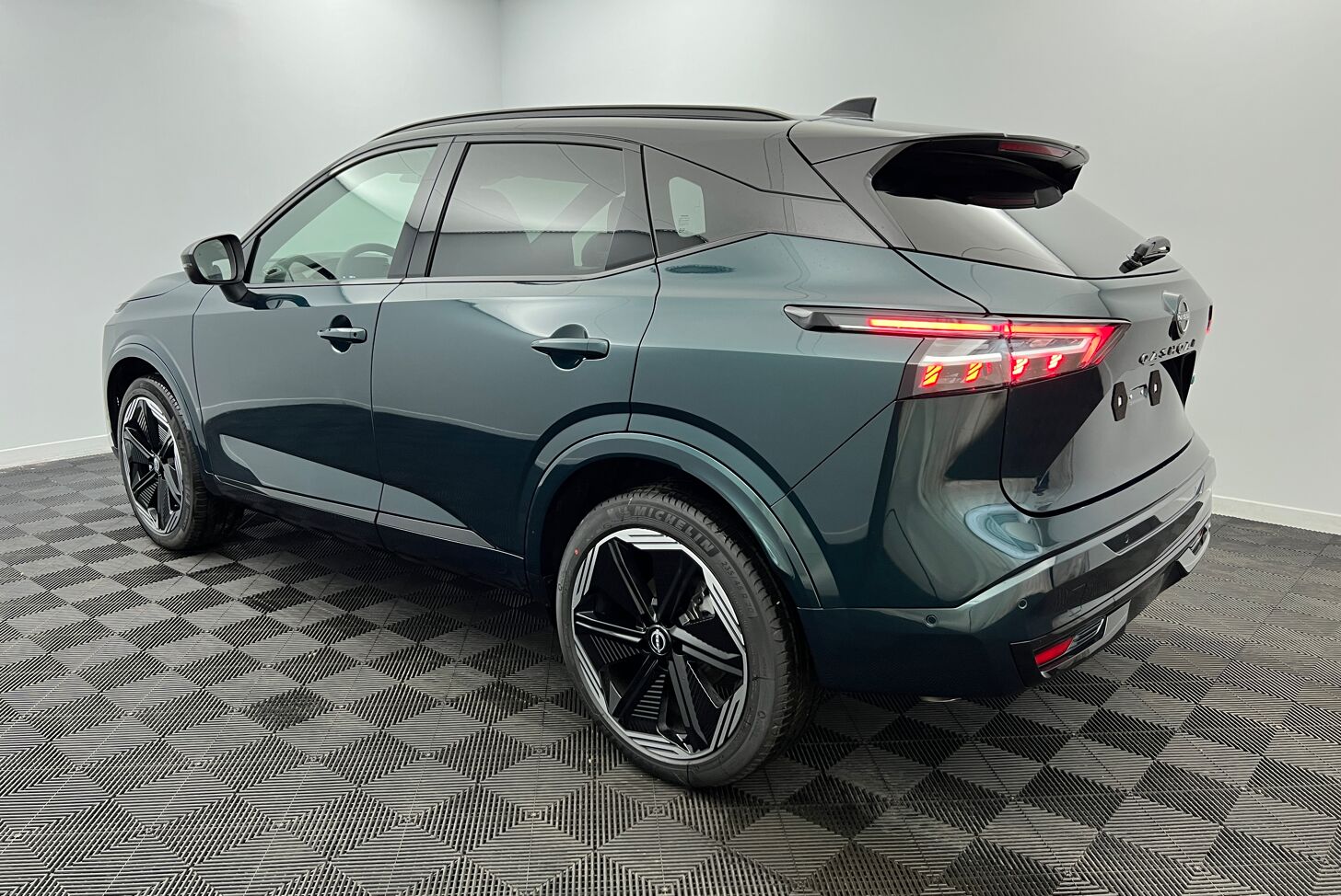 NISSAN Qashqai SUV Hybride Essence
