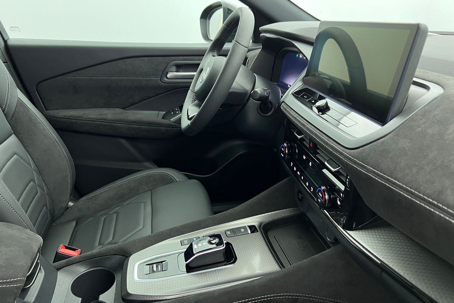 NISSAN Qashqai SUV Hybride Essence