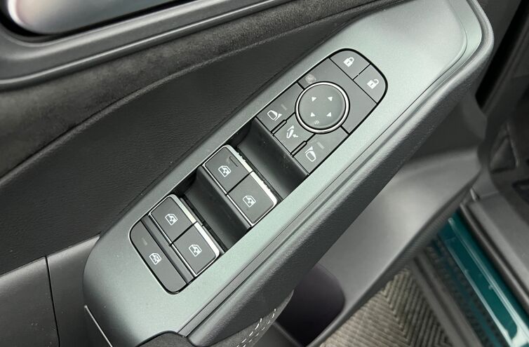 NISSAN Qashqai SUV Hybride Essence