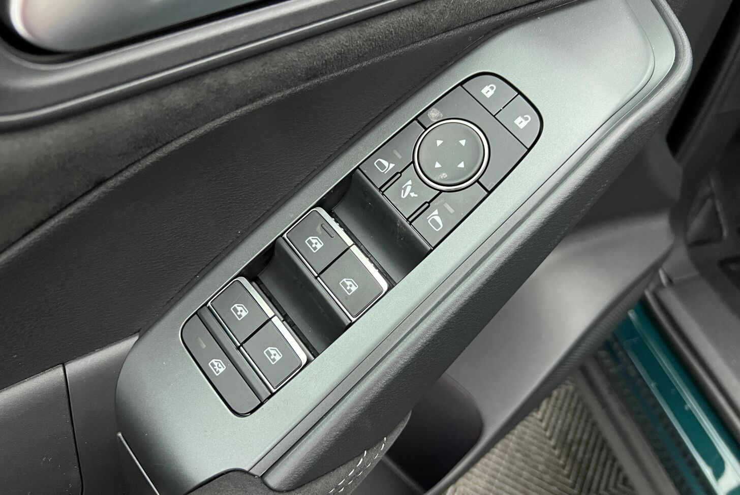 NISSAN Qashqai SUV Hybride Essence