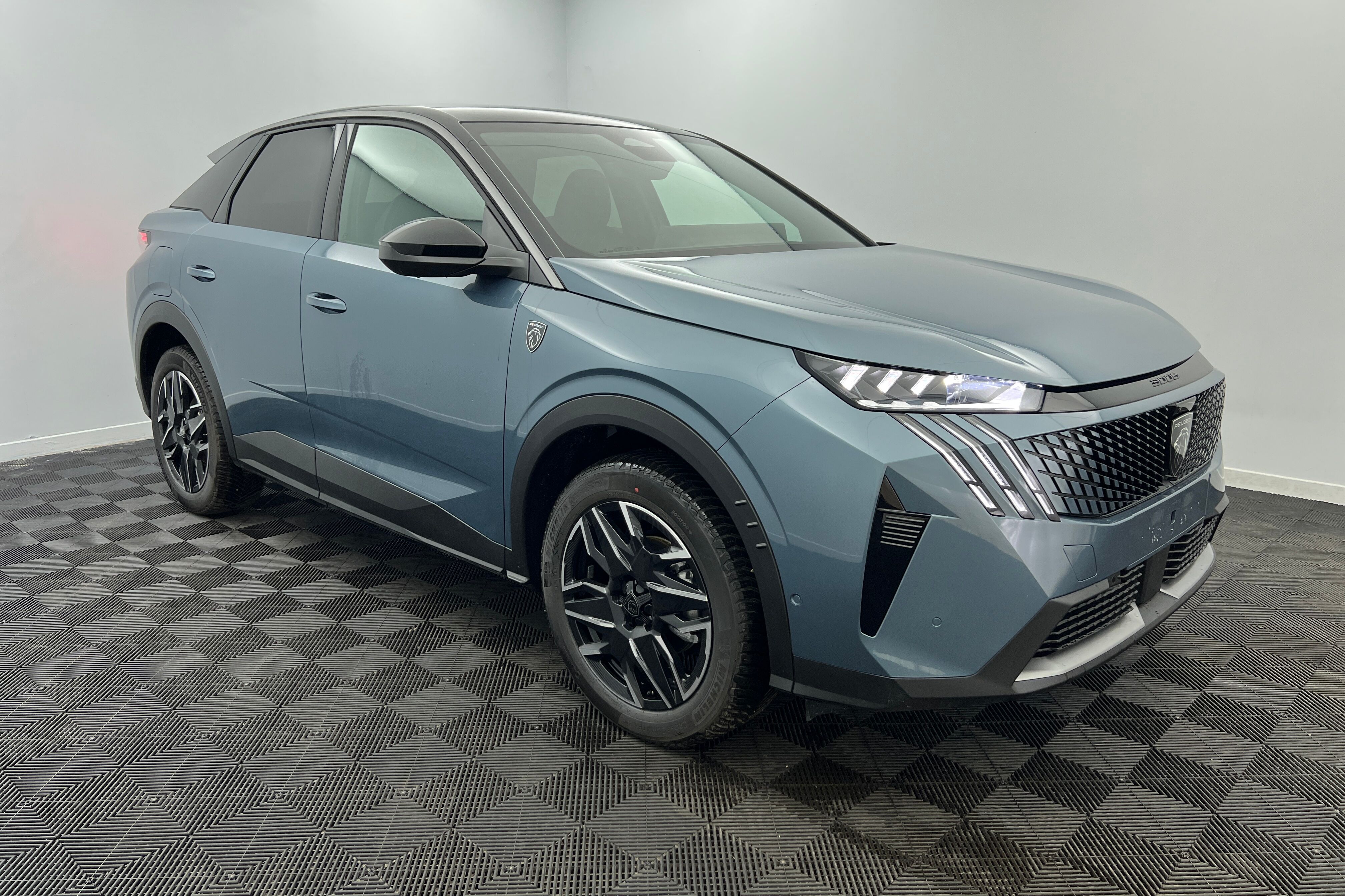 PEUGEOT 3008 SUV Hybride — photo 3