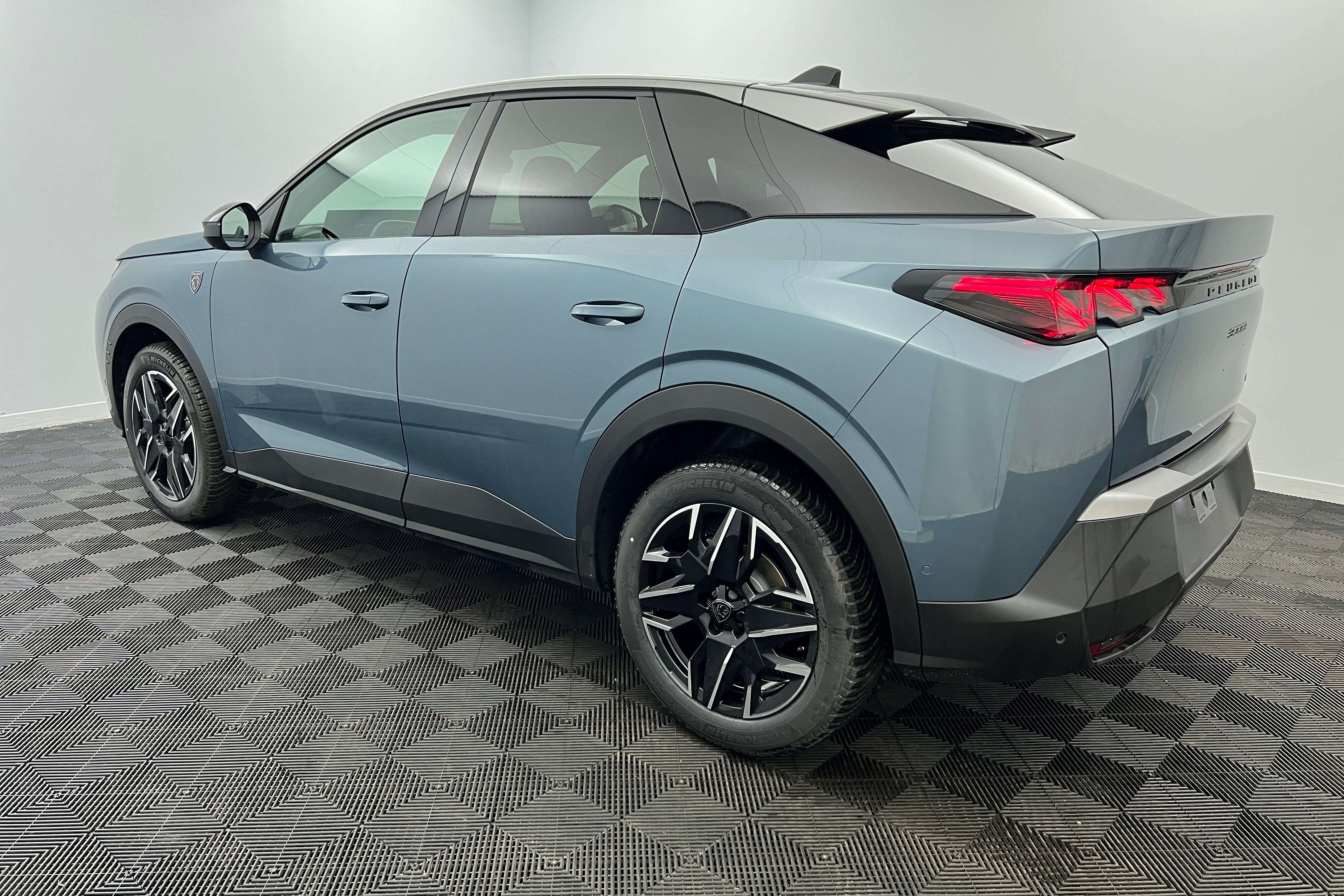 PEUGEOT 3008 SUV Hybride — photo 4