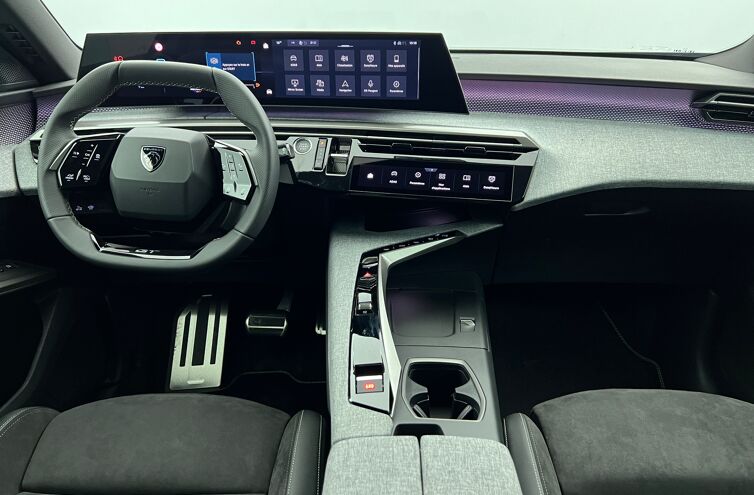 PEUGEOT 3008 SUV Hybride Essence