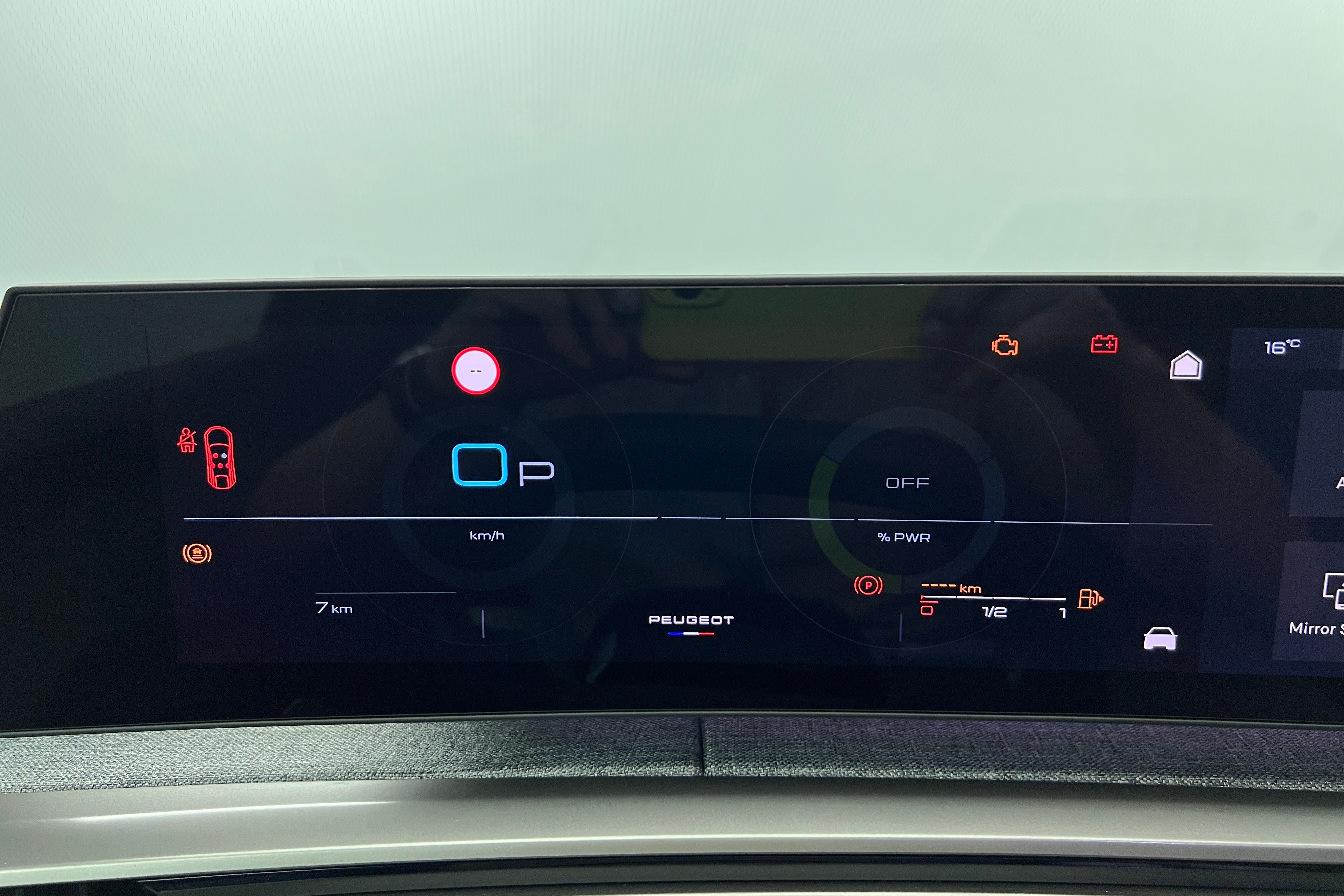 PEUGEOT 3008 SUV Hybride — photo 9