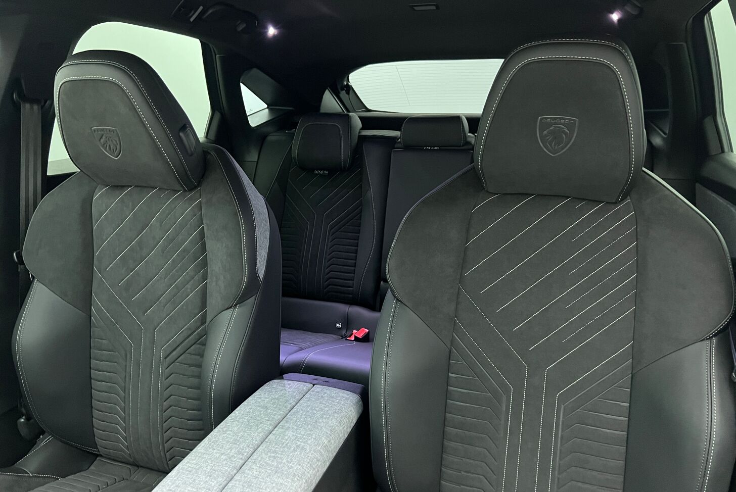 PEUGEOT 3008 SUV Hybride Essence