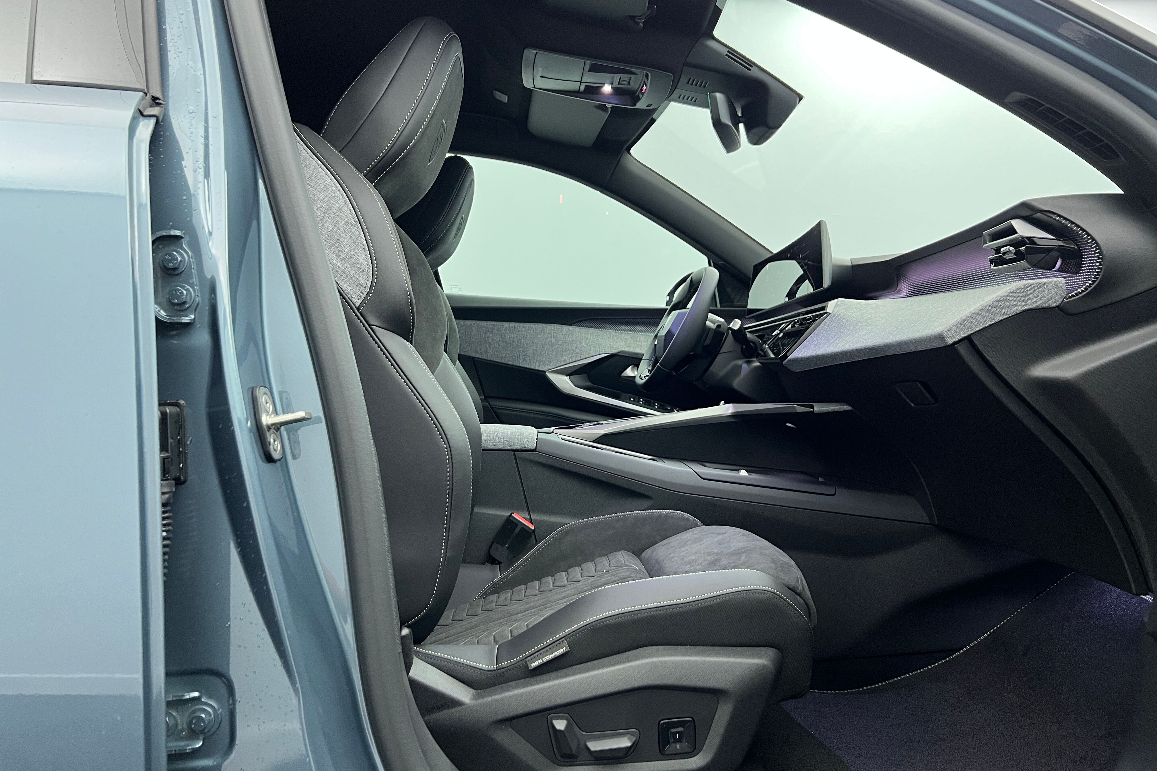 PEUGEOT 3008 SUV Hybride — photo 13
