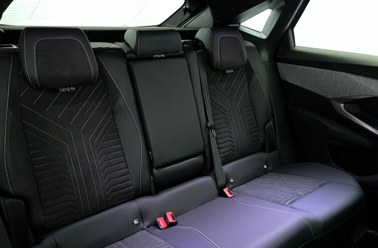PEUGEOT 3008 SUV Hybride Essence