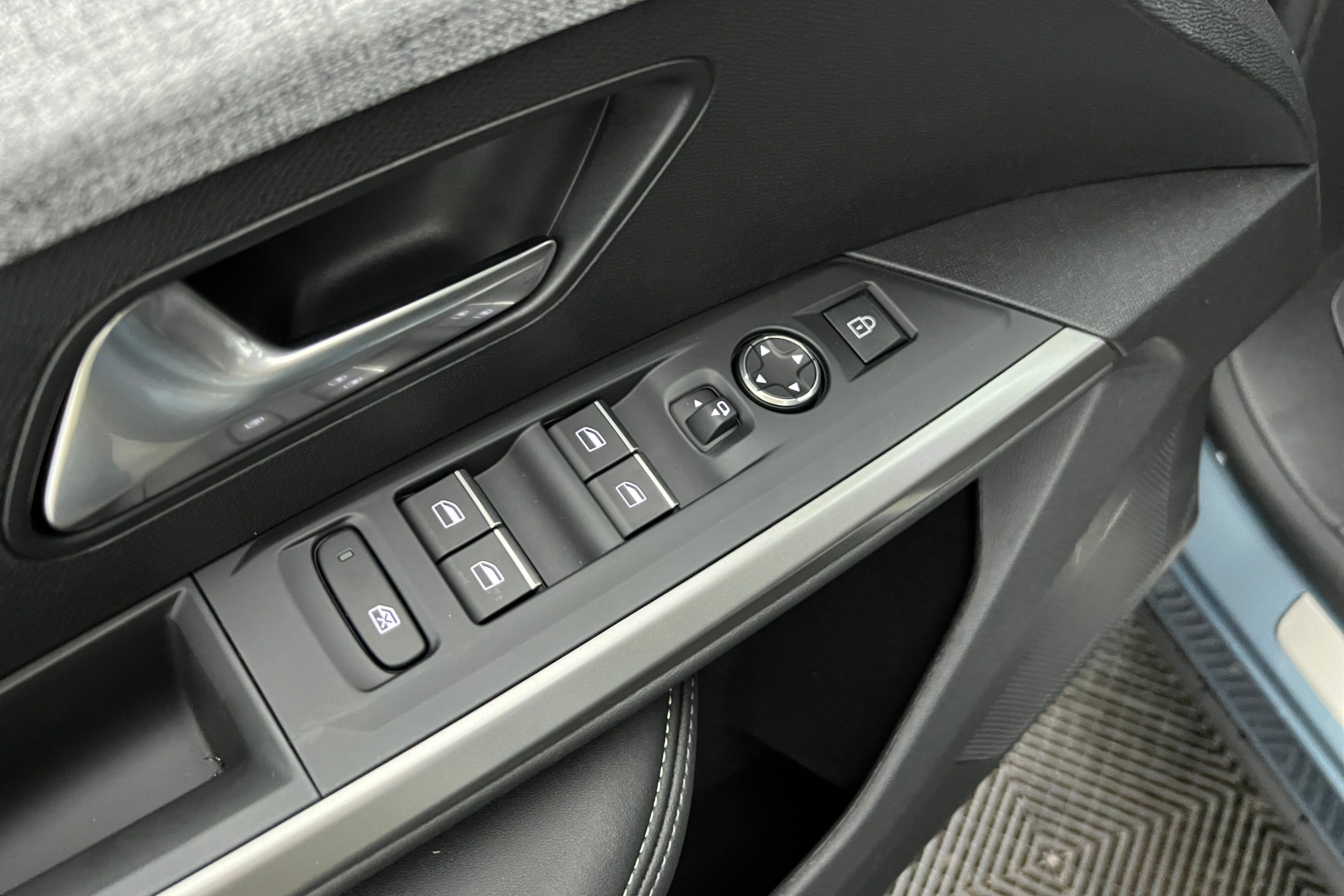 PEUGEOT 3008 SUV Hybride — photo 15