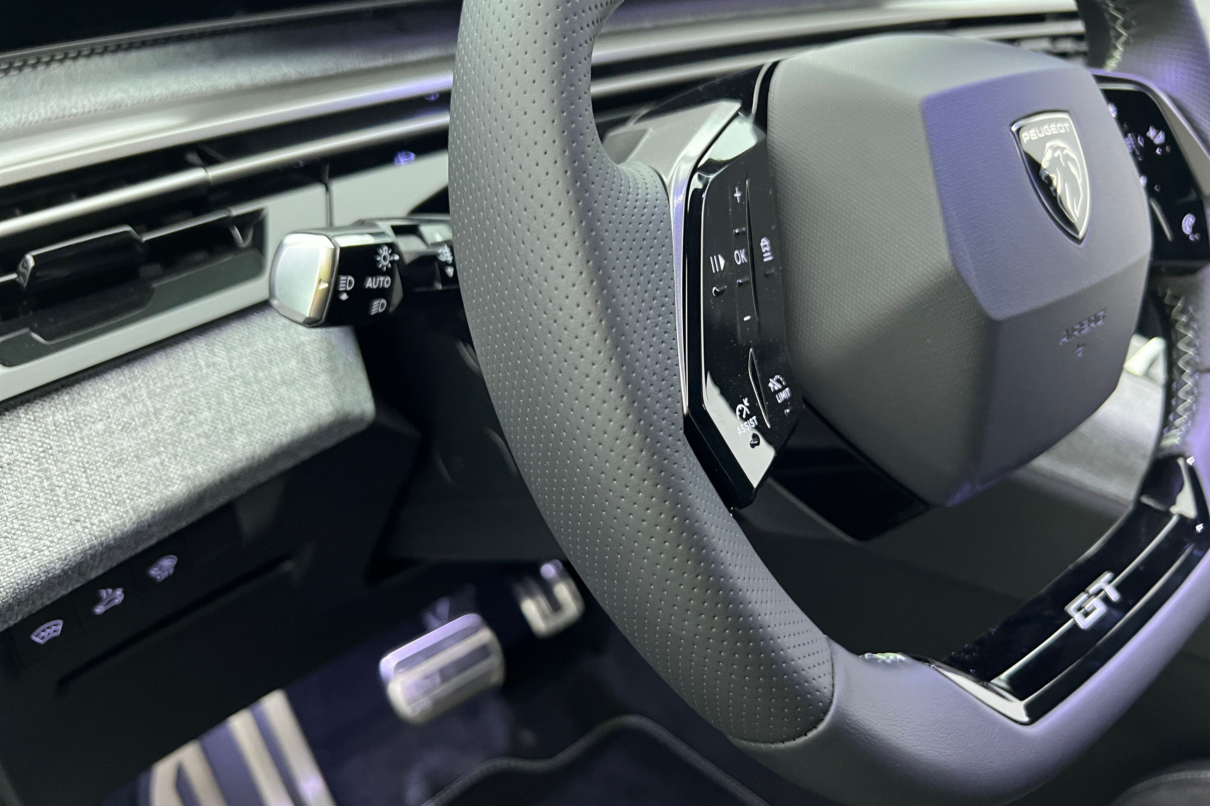 PEUGEOT 3008 SUV Hybride — photo 16