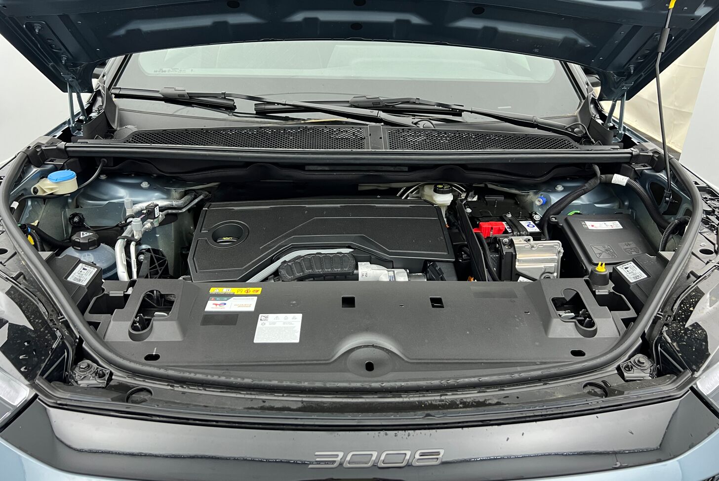 PEUGEOT 3008 SUV Hybride Essence