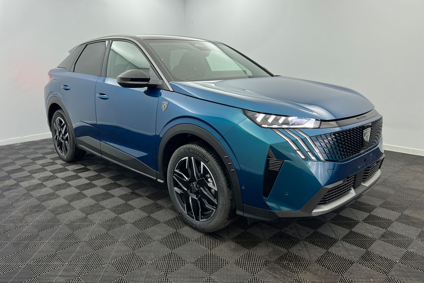 PEUGEOT 3008 SUV Hybride Essence