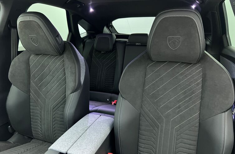 PEUGEOT 3008 SUV Hybride Essence
