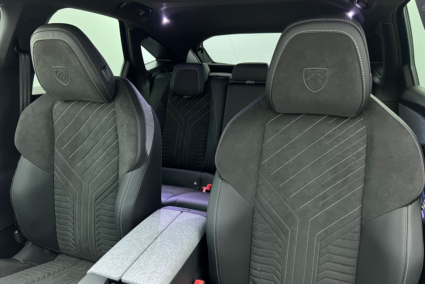 PEUGEOT 3008 SUV Hybride Essence