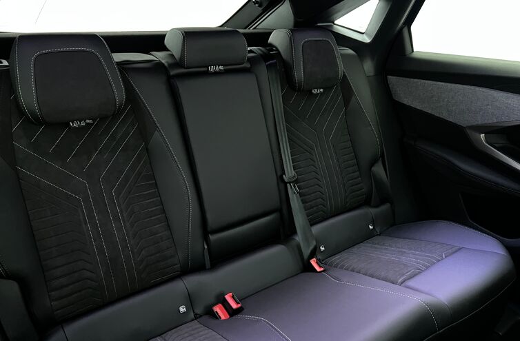 PEUGEOT 3008 SUV Hybride Essence