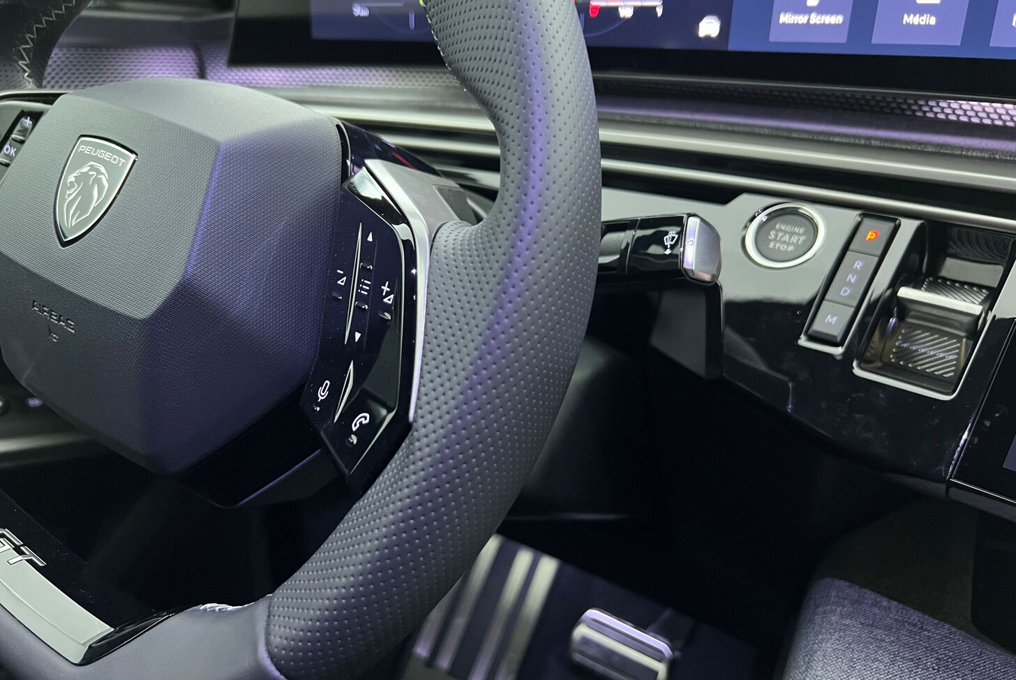PEUGEOT 3008 SUV Hybride Essence