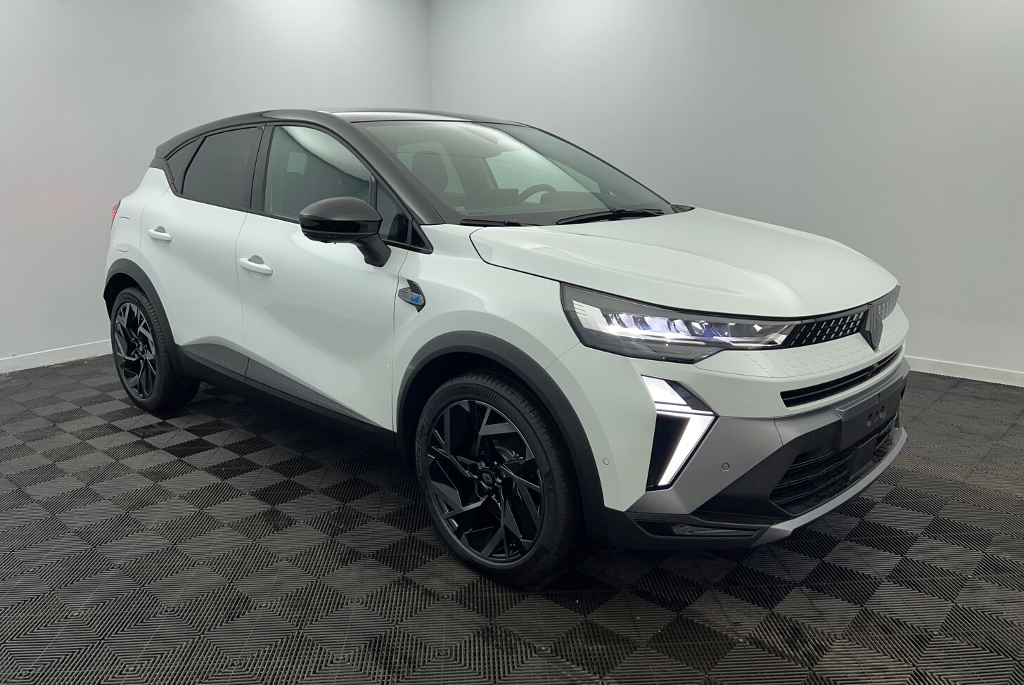 RENAULT Captur SUV Hybride Essence