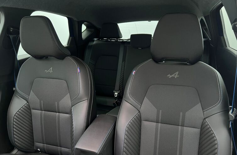 RENAULT Captur SUV Hybride Essence