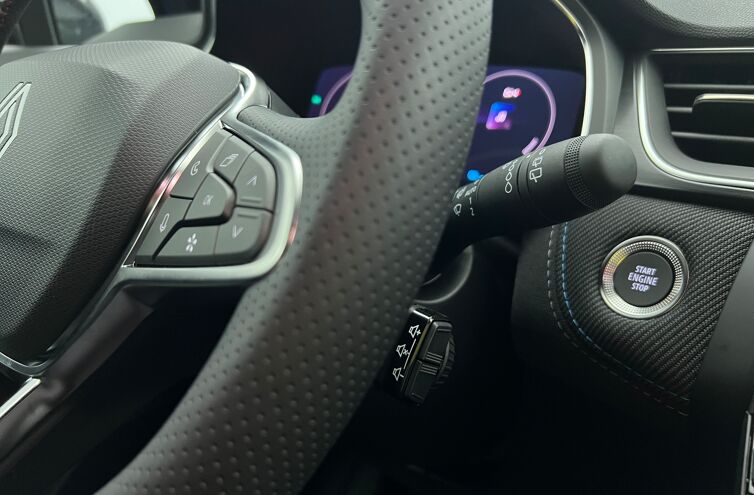 RENAULT Captur SUV Hybride Essence