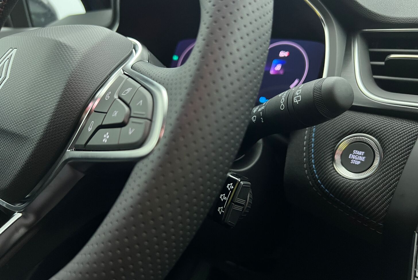 RENAULT Captur SUV Hybride Essence
