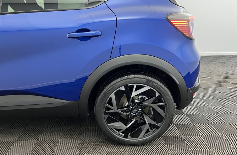 RENAULT Captur SUV Hybride Essence
